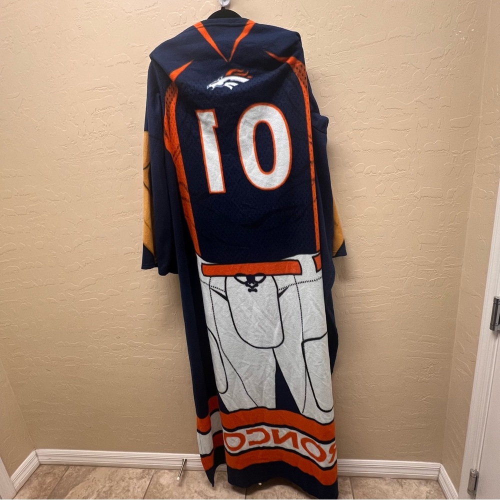 NFL Football Huddler Denver Broncos Fleece Blanket Sleeves 48 x 71" Uniform